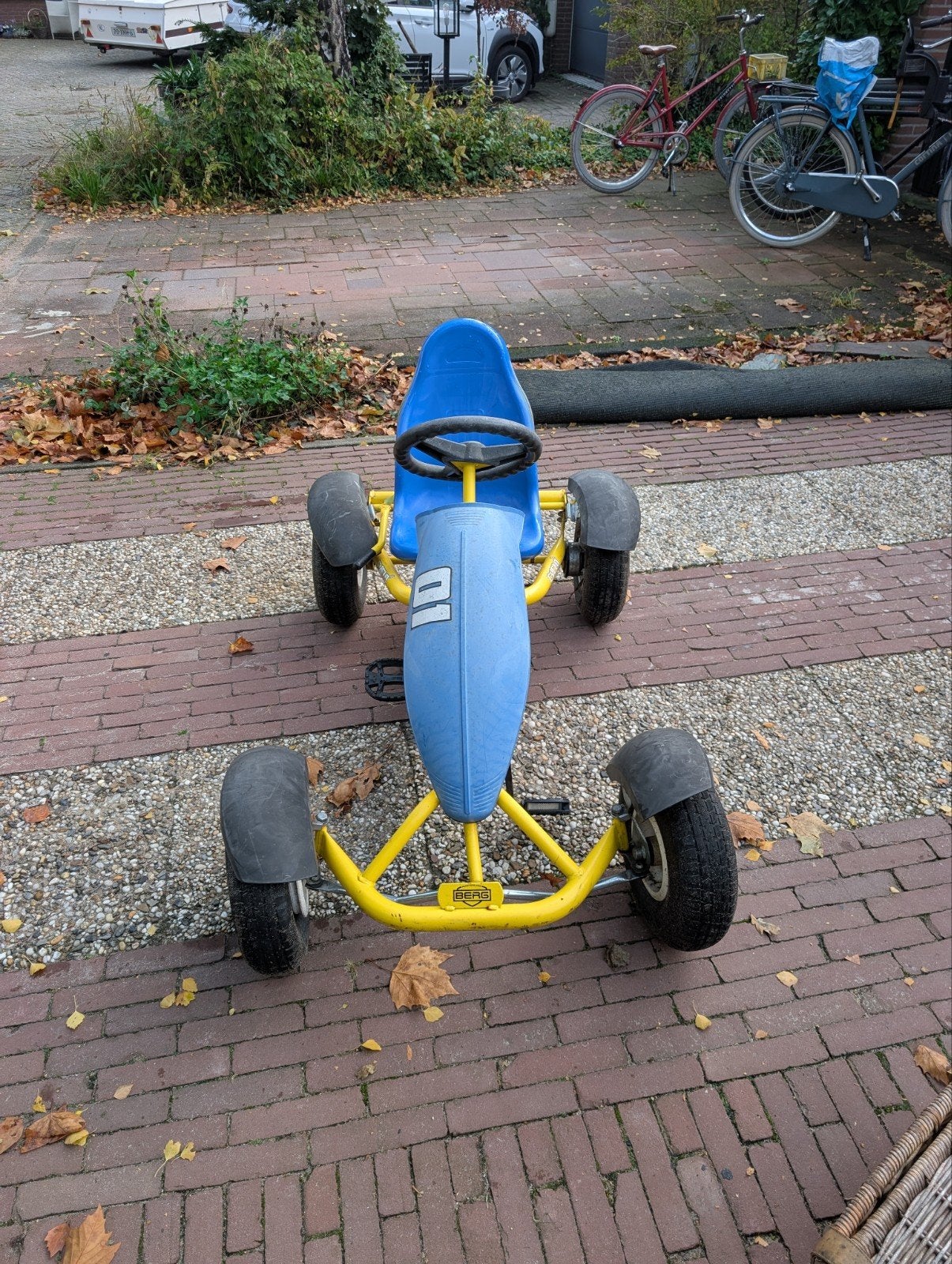 Berg skelter met 1 lekke band