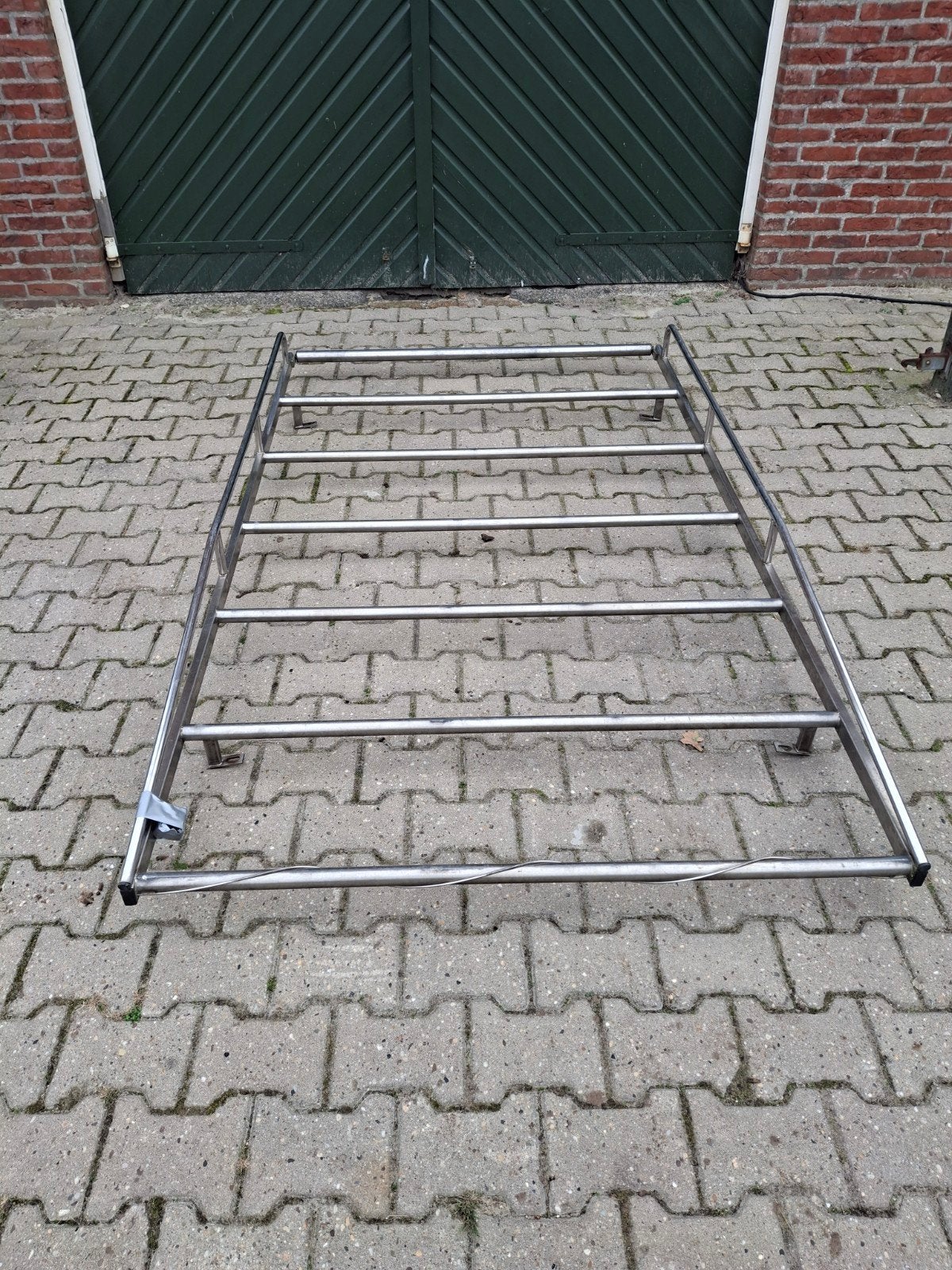 Equinox rvs imperiaal, Ophalen