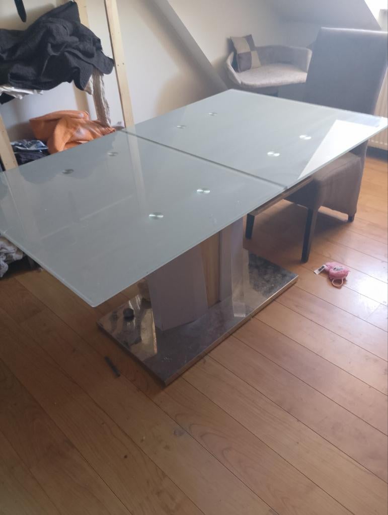 Moderne uitschuifbare eettafel met glazen blad inclusief de, Huis en Inrichting, Tafels | Eettafels, Ophalen, Gebruikt, 50 tot 100 cm