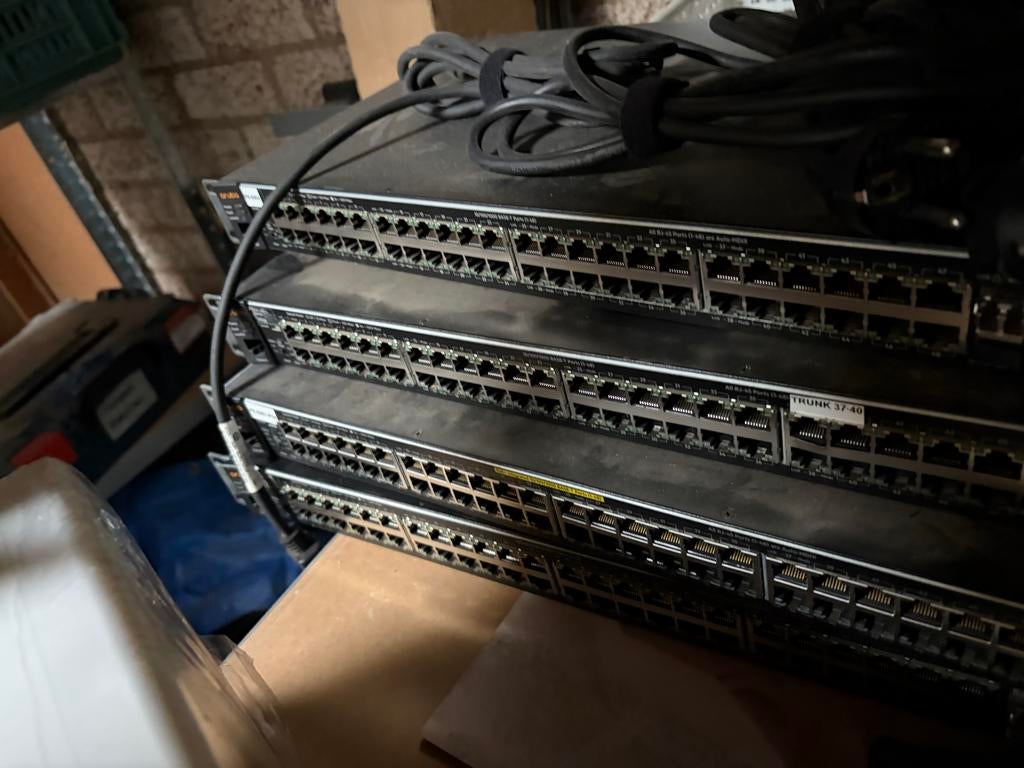 HP ProCurve J9775-60201 2530-48G PoE+ Switch, Computers en Software, Netwerk switches, Ophalen of Verzenden, Gebruikt