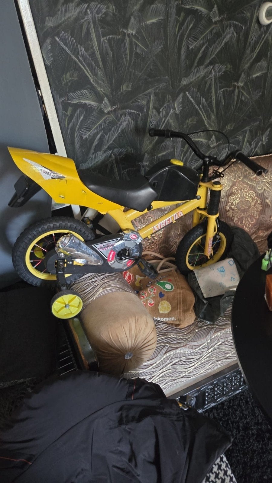 Gele kinderfiets met zijwieltjes, Fietsen en Brommers, Fietsen | Kinderfietsjes, Ophalen of Verzenden