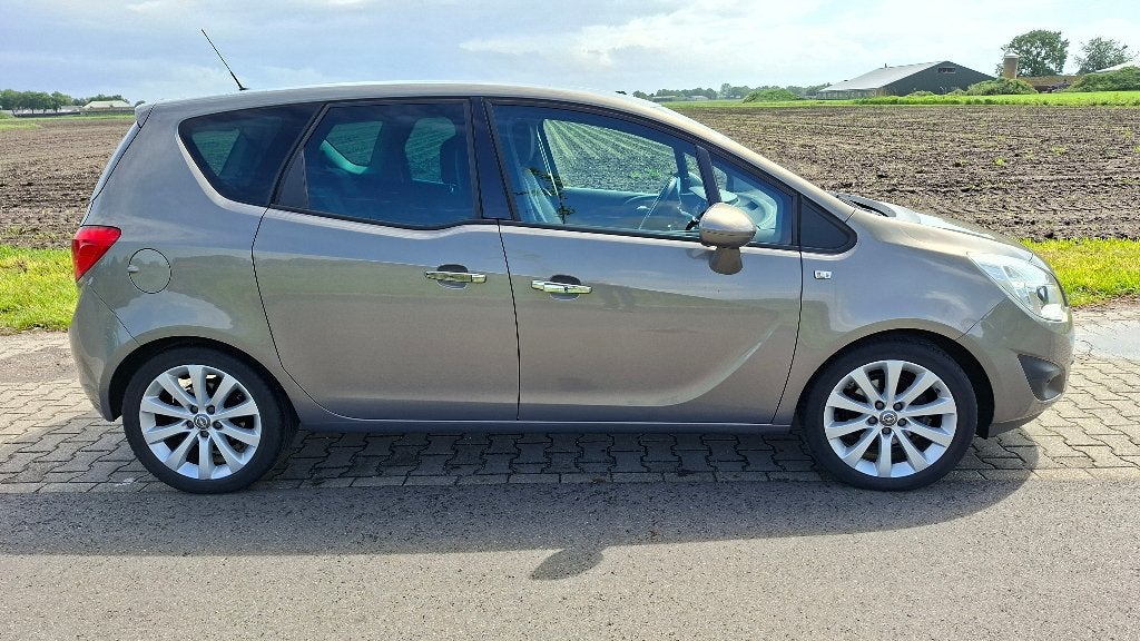 Opel Meriva 1.4 Turbo 88KW 2011 Bruin, Voorwielaandrijving, Metallic lak, 680 kg, 4 cilinders