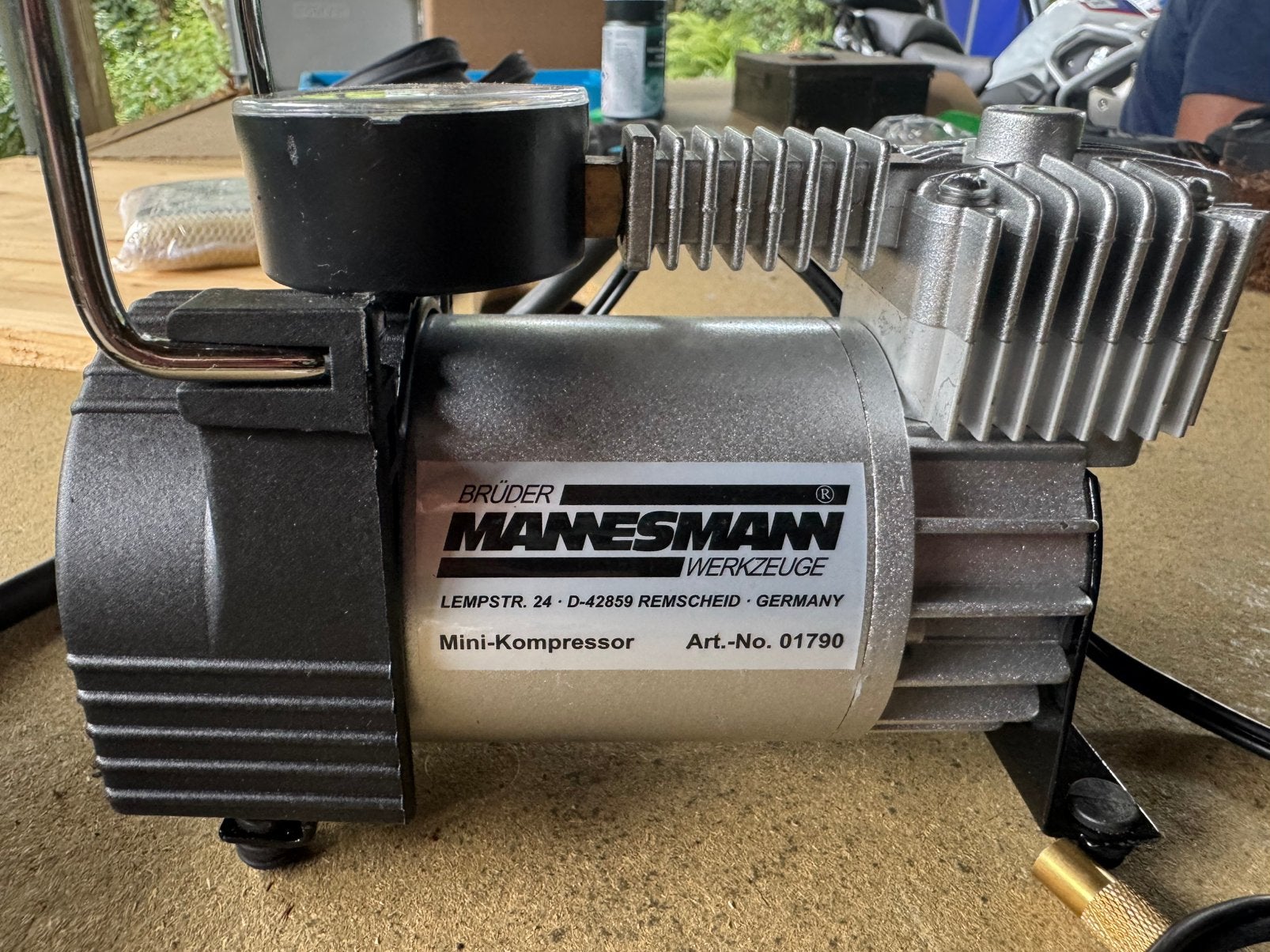 Mini compressor 12 volt, Doe-het-zelf en Verbouw, Compressors, Minder dan 25 liter, Ophalen, Zo goed als nieuw, Minder dan 200 liter/min