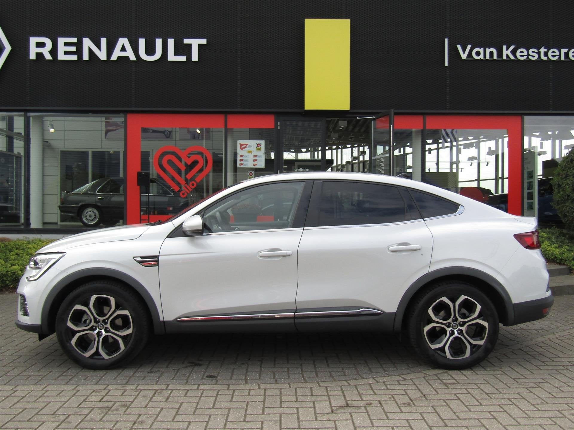 Renault Arkana 1.6 E-TECH Hybrid 143pk Aut Techno / Trekhaak, Auto's, Gebruikt, 4 cilinders, Leder en Stof, Wit