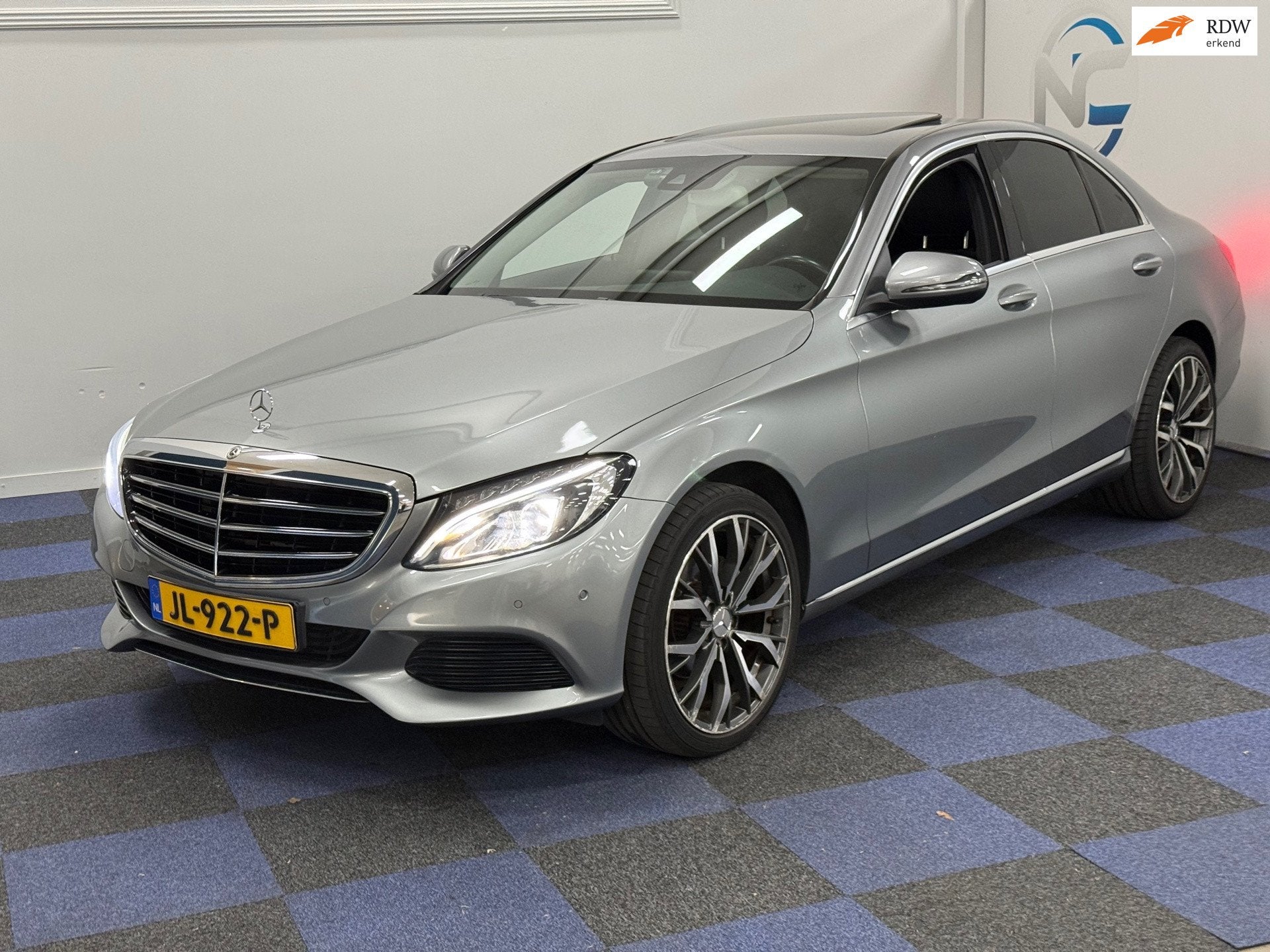 Mercedes-Benz C-klasse 180 Prestige / AUTOMAAT / SCHUIFKANTE, Automaat, Dealer onderhouden, Euro 6, Bedrijf