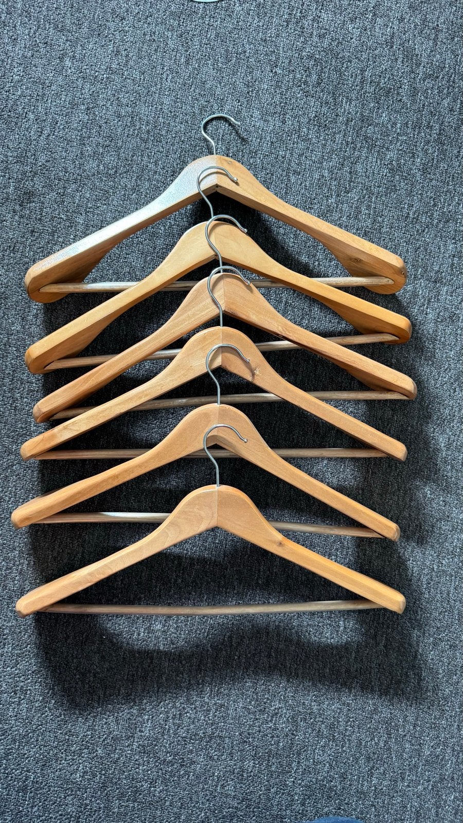 Set van 6 houten kledinghangers, Kleding | Dames, Ophalen of Verzenden, Gebruikt, Hout, Kinderen en Volwassenen
