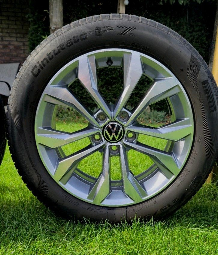 Originele 17 inch VW velgen - 7mm - Pirelli Cinturato P7, Ophalen, Banden en Velgen, 17 inch, Personenwagen