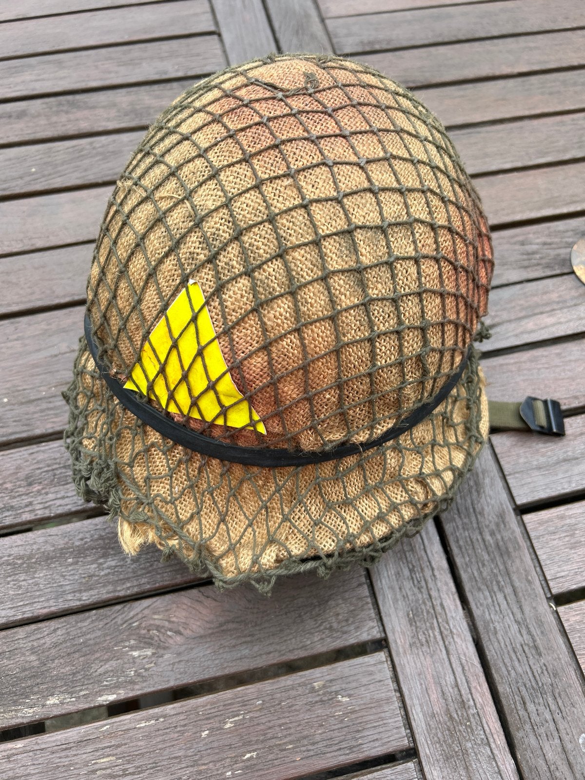 M1 helm met net en binnenwerk - nederlandse leger, Verzamelen, Ophalen of Verzenden, Landmacht, Nederland, Helm of Baret