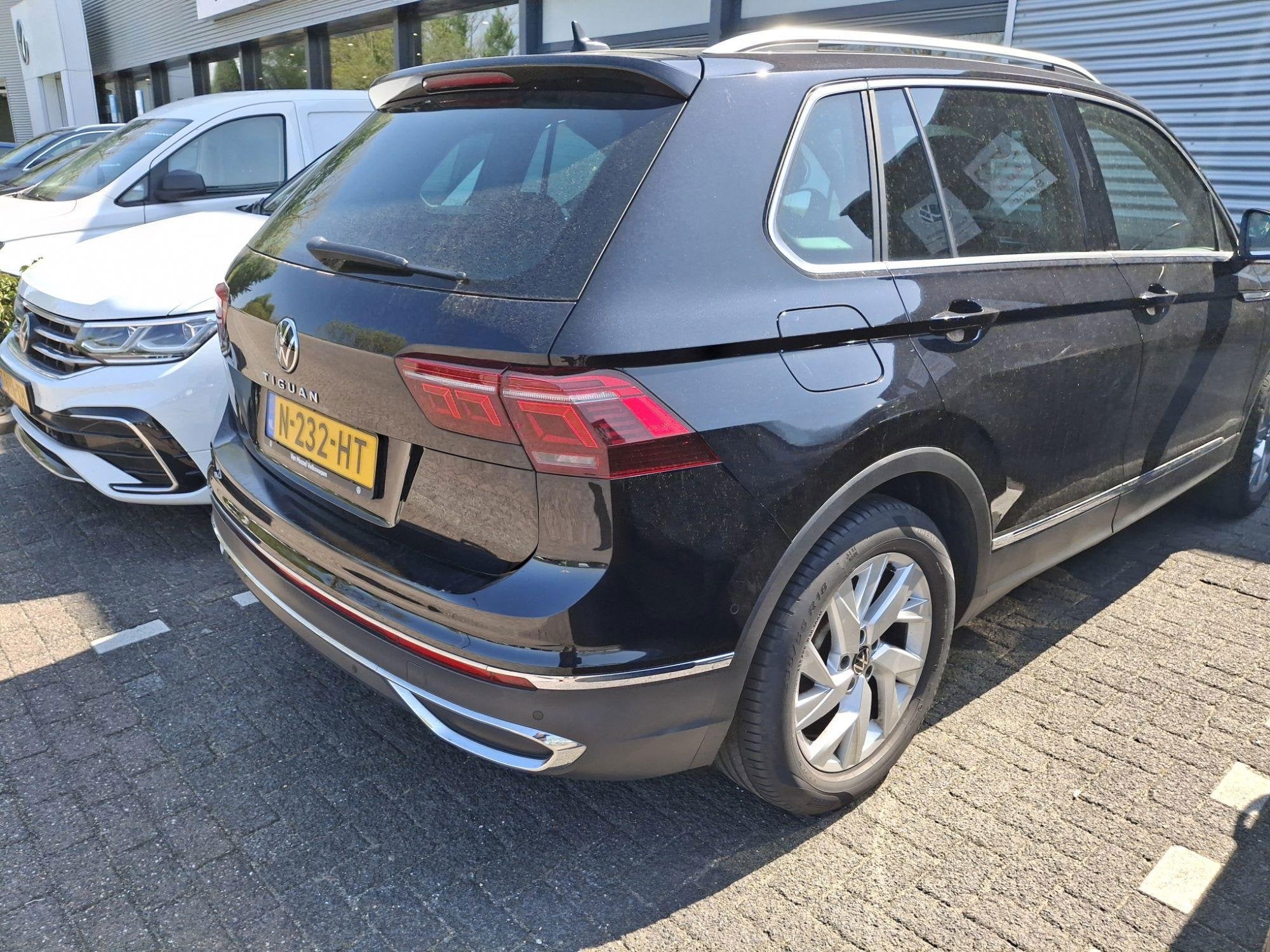 Volkswagen Tiguan 1.5 TSI Elegance 150 PK| Dealeronderhouden, Auto's, Volkswagen, Stof, Zwart, SUV of Terreinwagen, 750 kg