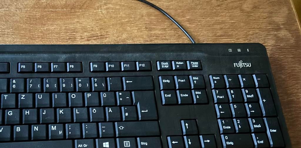 Fujitsu Toetsenbord met duitse toetsen, Computers en Software, Toetsenborden, Ophalen, Qwerty, Gebruikt, Bedraad