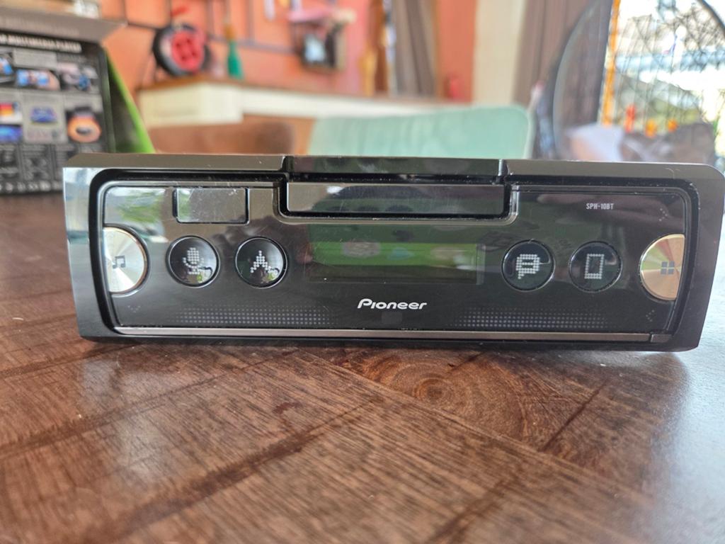 Pioneer Bluetooth autoradio met uitschuifbare telefoonhouder, Ophalen, Gebruikt