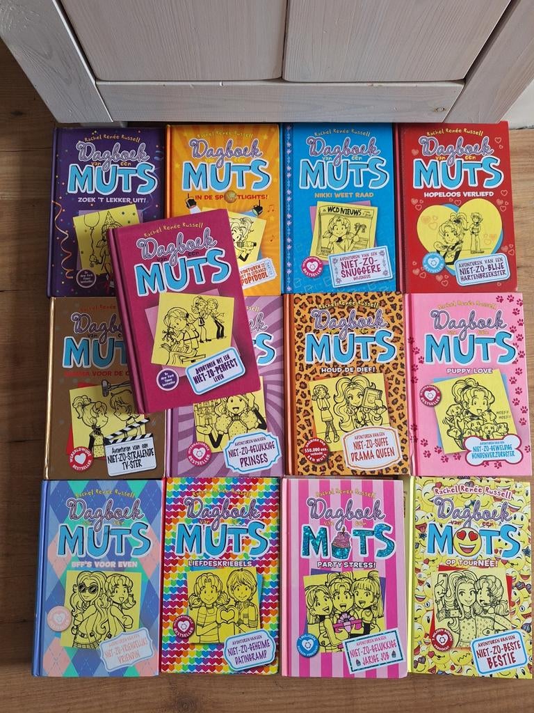 Dagboek van een muts, Ophalen of Verzenden, Zo goed als nieuw, Rachel Renée Russell, Fictie