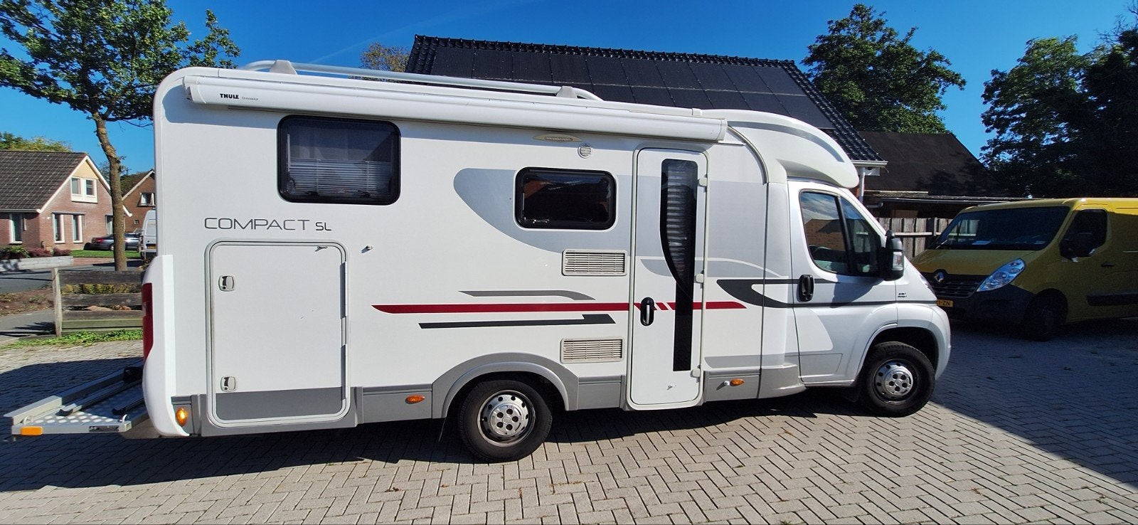 Adria Compact SL Camper - Perfect voor 2-3 personen, Caravans en Kamperen, Standaard zit, Ringverwarming, Fiat, 6 tot 7 meter