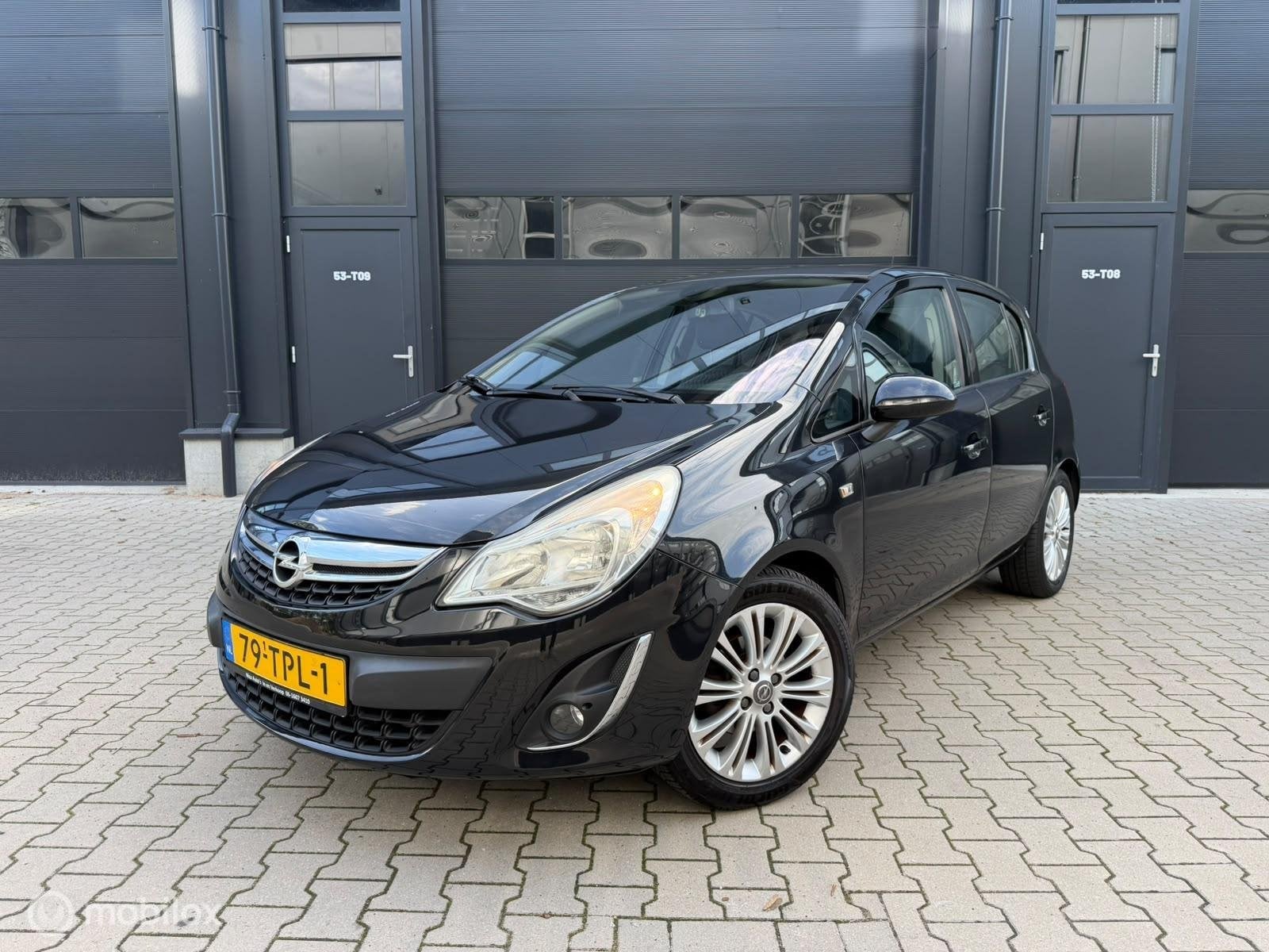 Opel Corsa 1.4-16V Cosmo NW APK Cruise C Parkeers Weinig KM, Auto's, Voorwielaandrijving, Euro 5, Gebruikt, Zwart