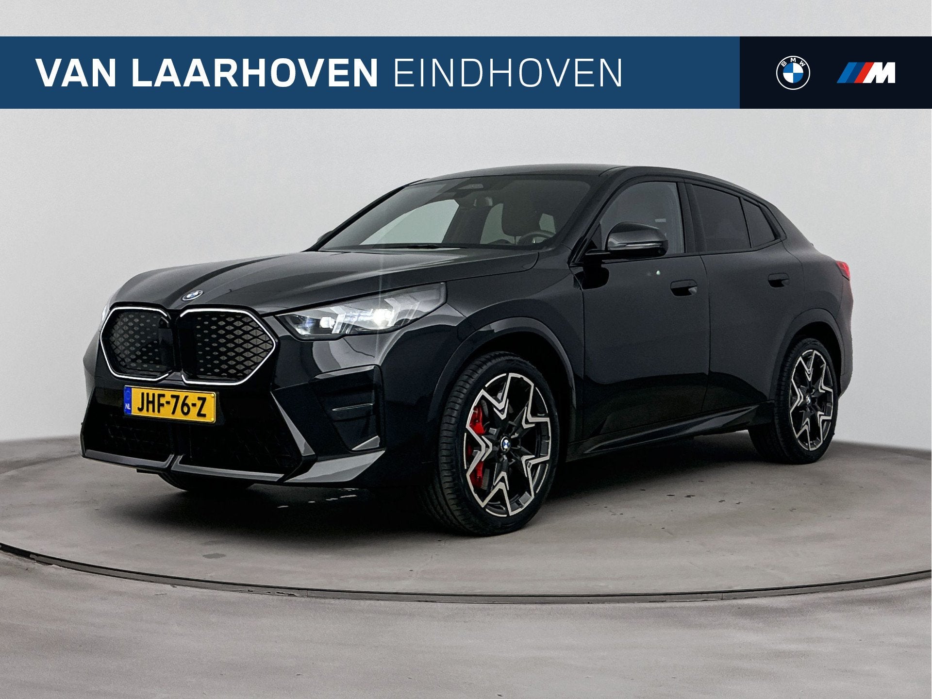 BMW iX2 eDrive20 M Sport / Panoramadak / Sportstoelen / Adap
