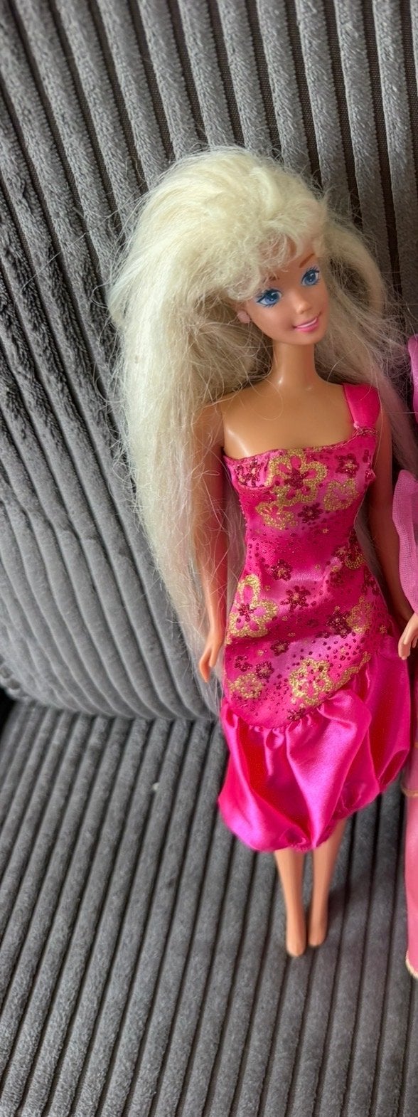 Vintage Barbie pop in roze jurk met gouden details, Ophalen of Verzenden, Gebruikt, Barbie