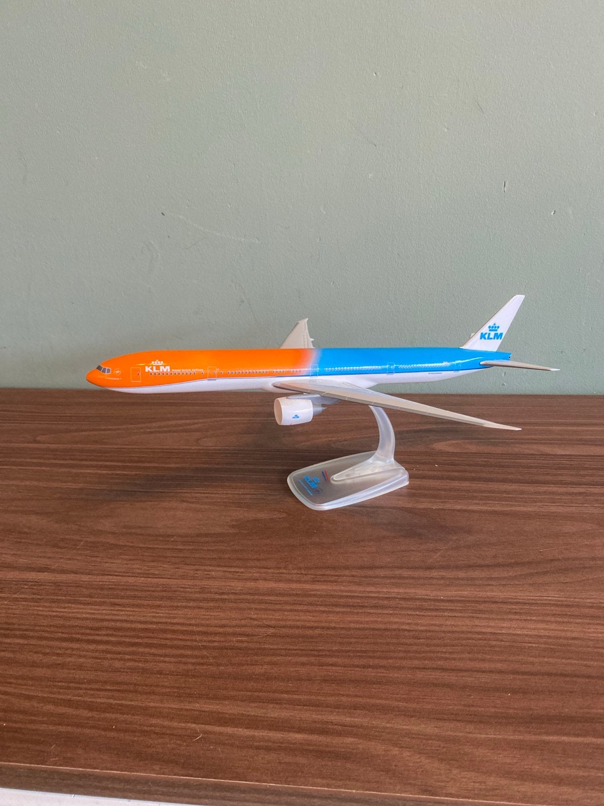 Schaalmodel KLM Boeing 777-300ER - Schaal 1:200 orange pride, Ophalen of Verzenden, Zo goed als nieuw, Schaalmodel