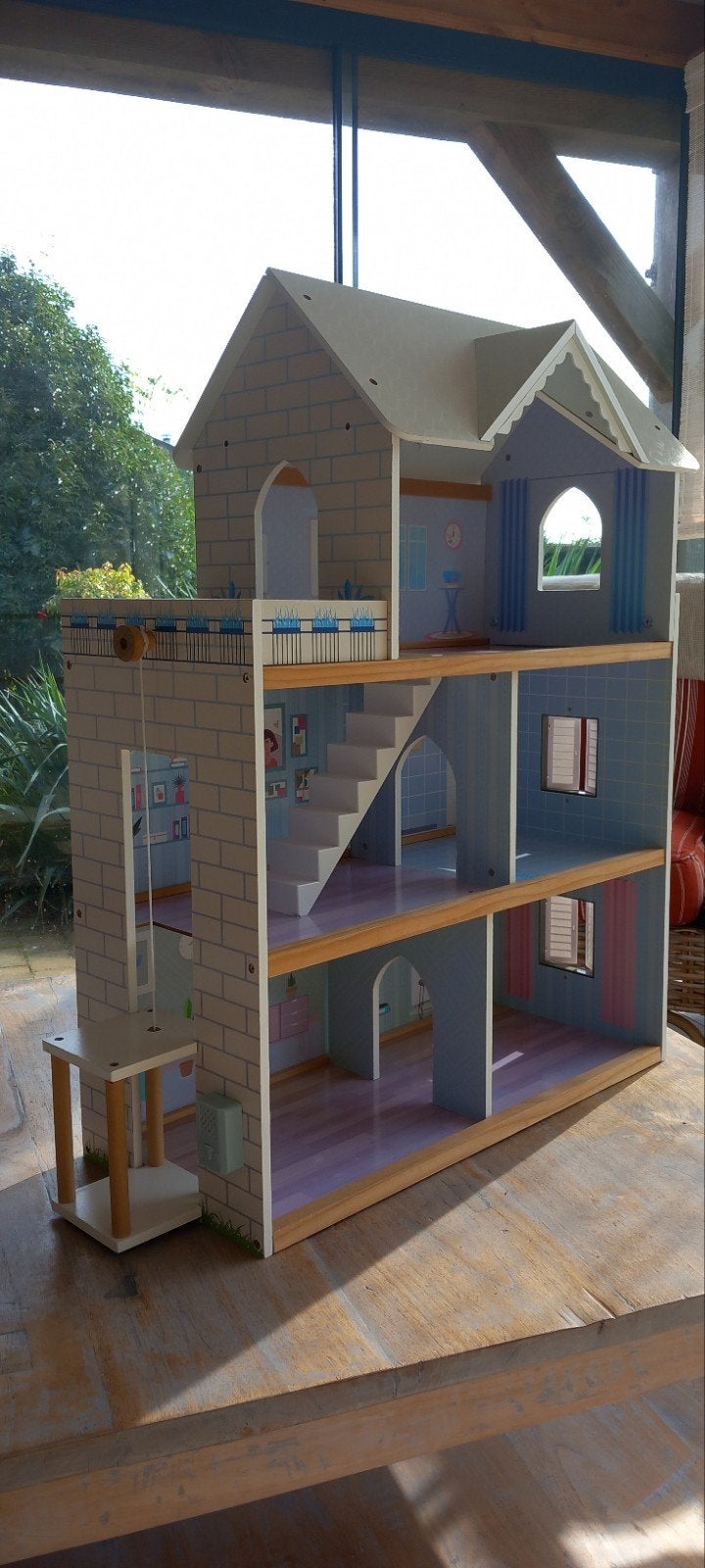 Poppenhuis., Ophalen, Zo goed als nieuw, Poppenhuis