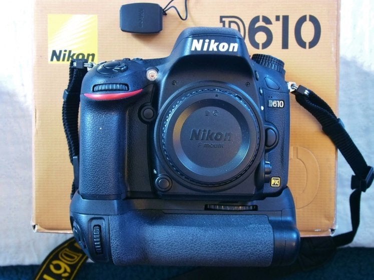 Nikon D610 DSLR met grip en 2 accu's, incl. originele dozen, Spiegelreflex, Beeldstabilisatie, Ophalen of Verzenden, Zo goed als nieuw