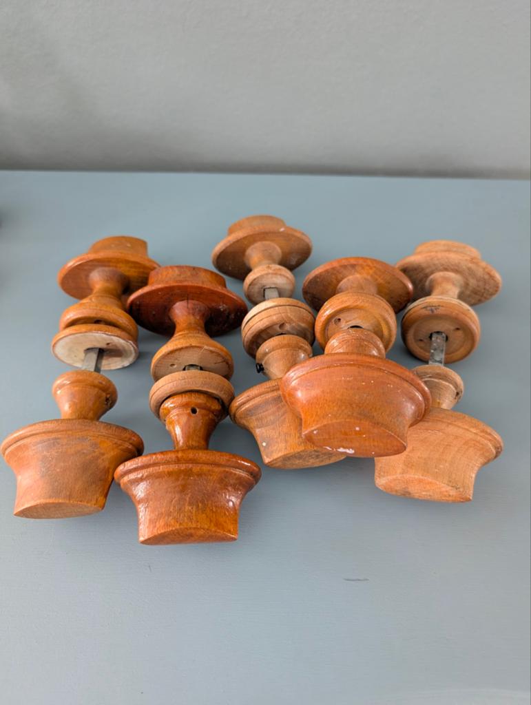 Set van 5 houten deurknoppen - Klassiek design, Ophalen of Verzenden, Gebruikt, Overige materialen, Klink of Kruk