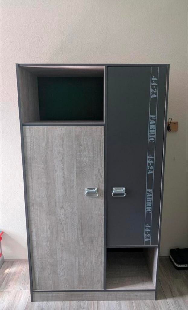 Parisot Fabric kledingkast stoere industriële kast, Ophalen, Met deur(en), 100 tot 150 cm, Zo goed als nieuw