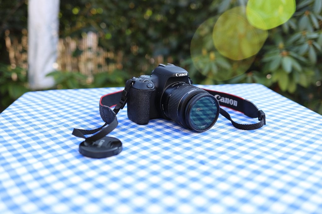 Canon 200D: touch-screen, incl. 18-55mm lens, lader, doos, Audio, Tv en Foto, Fotocamera's Digitaal, Ophalen, Spiegelreflex, Canon