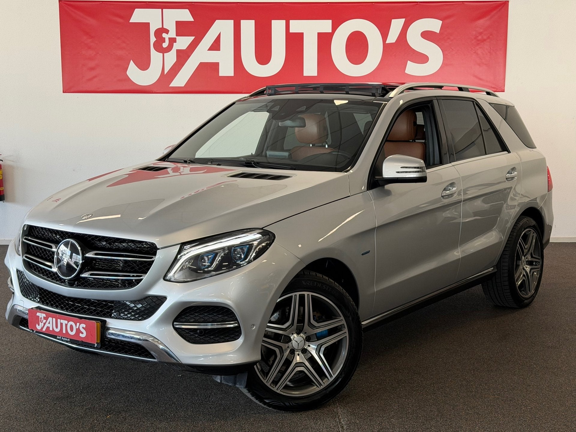 Mercedes-Benz GLE-klasse 500 e 4MATIC AMG|NAVI|CAMERA|PANO|L, Automaat, Gebruikt, 2000 kg, GLE