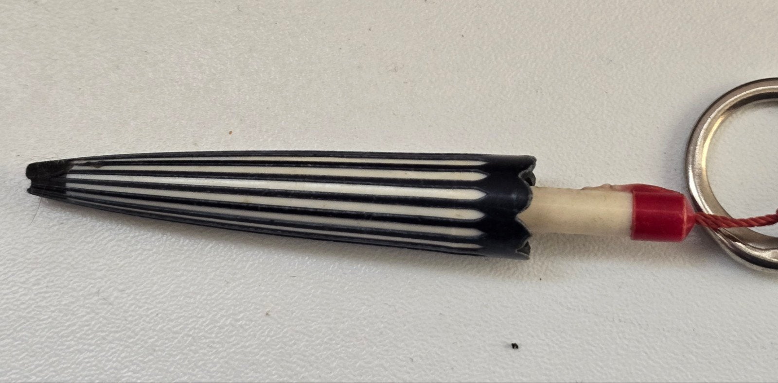 Sleutelhanger in de vorm van een parapluutje, Ophalen of Verzenden, Gebruikt, Overige typen