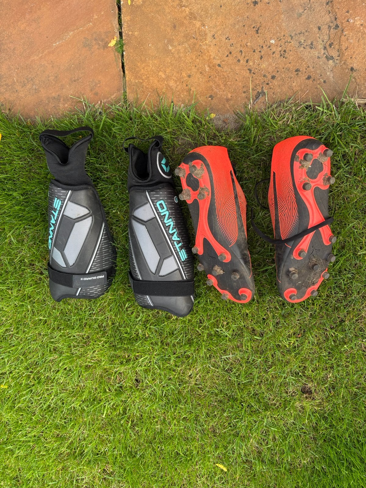 Dames voetbalschoenen Puma maat 41 en scheenbeschermers, Sport en Fitness, Voetbal, Maat XS of kleiner, Schoenen, Ophalen of Verzenden