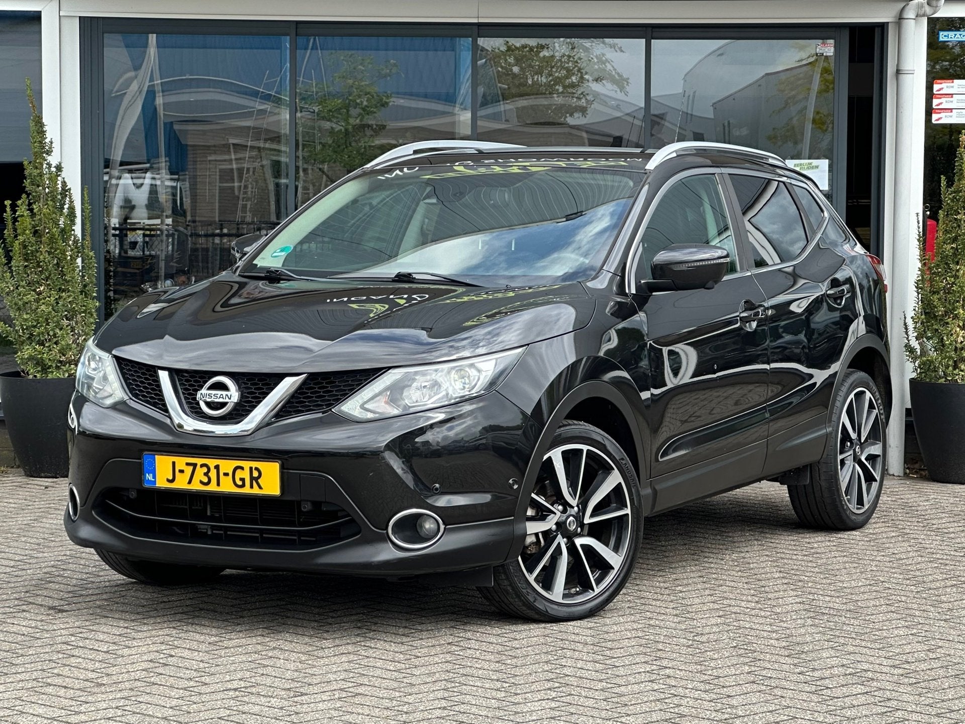 Nissan Qashqai 1.2 Connect Edition / Pano / Camera / Lane as, Voorwielaandrijving, Euro 5, Electronic Stability Program (ESP)