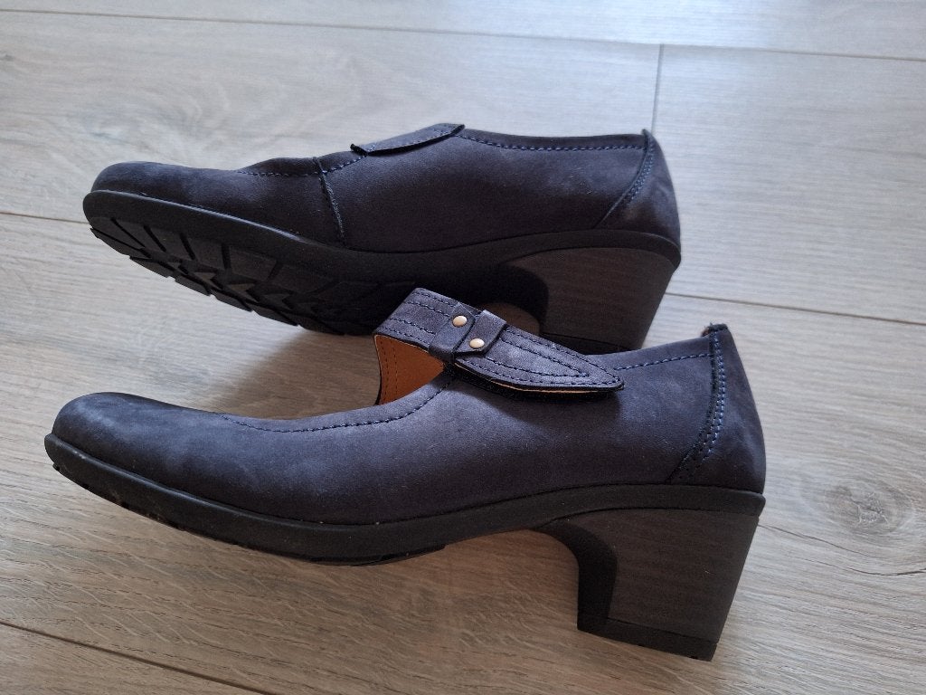 Schoenen met hakje maat 36 van natuform, Kleding | Dames, Schoenen met lage hakken, Blauw, Ophalen of Verzenden, Zo goed als nieuw