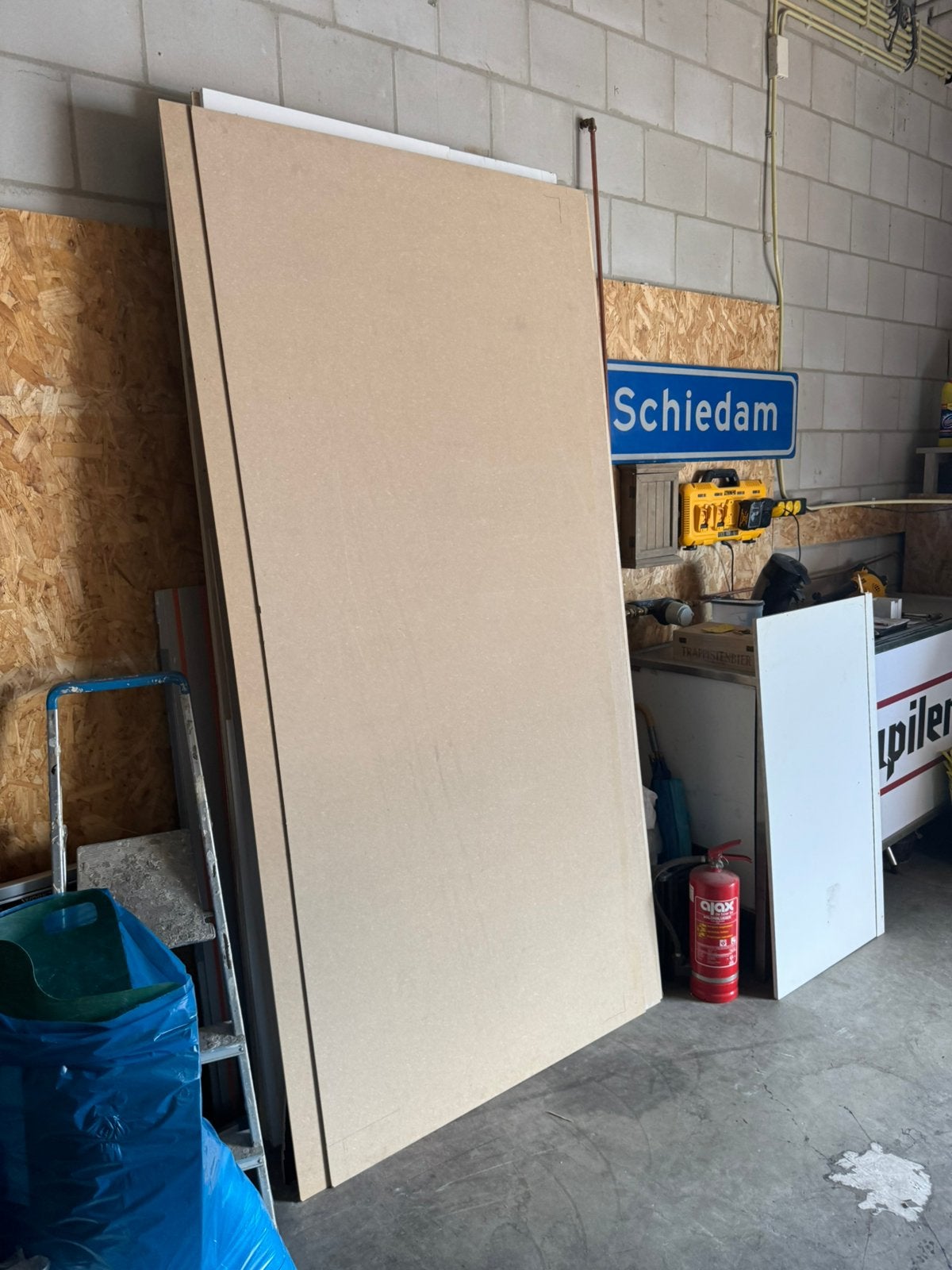 Mdf  platen 2 stuks zie omschrijving, Doe-het-zelf en Verbouw, Platen en Panelen, Ophalen, Zo goed als nieuw