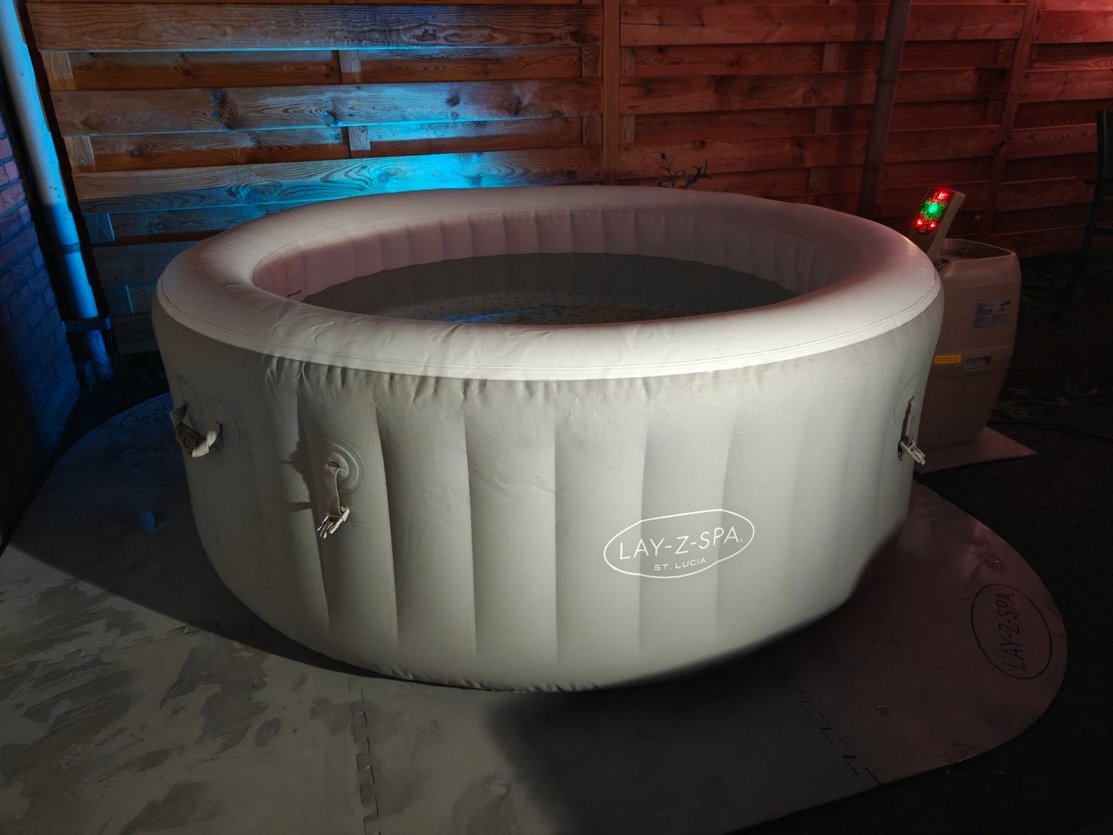Lay-Z-Spa St. Lucia jacuzzi compleet + AirJet pomp | getest, Tuin en Terras, Ophalen, Minder dan 80 cm, Opblaaszwembad, Rond