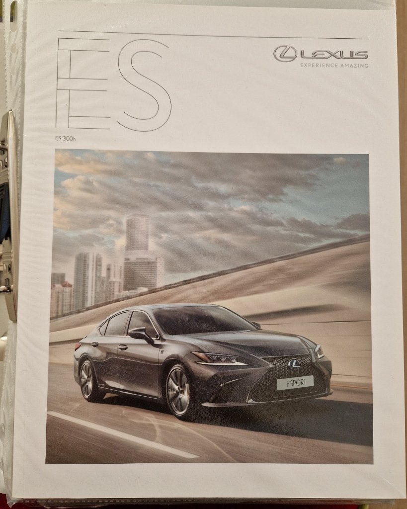 Folders Lexus, Ophalen of Verzenden, Zo goed als nieuw, Overige merken