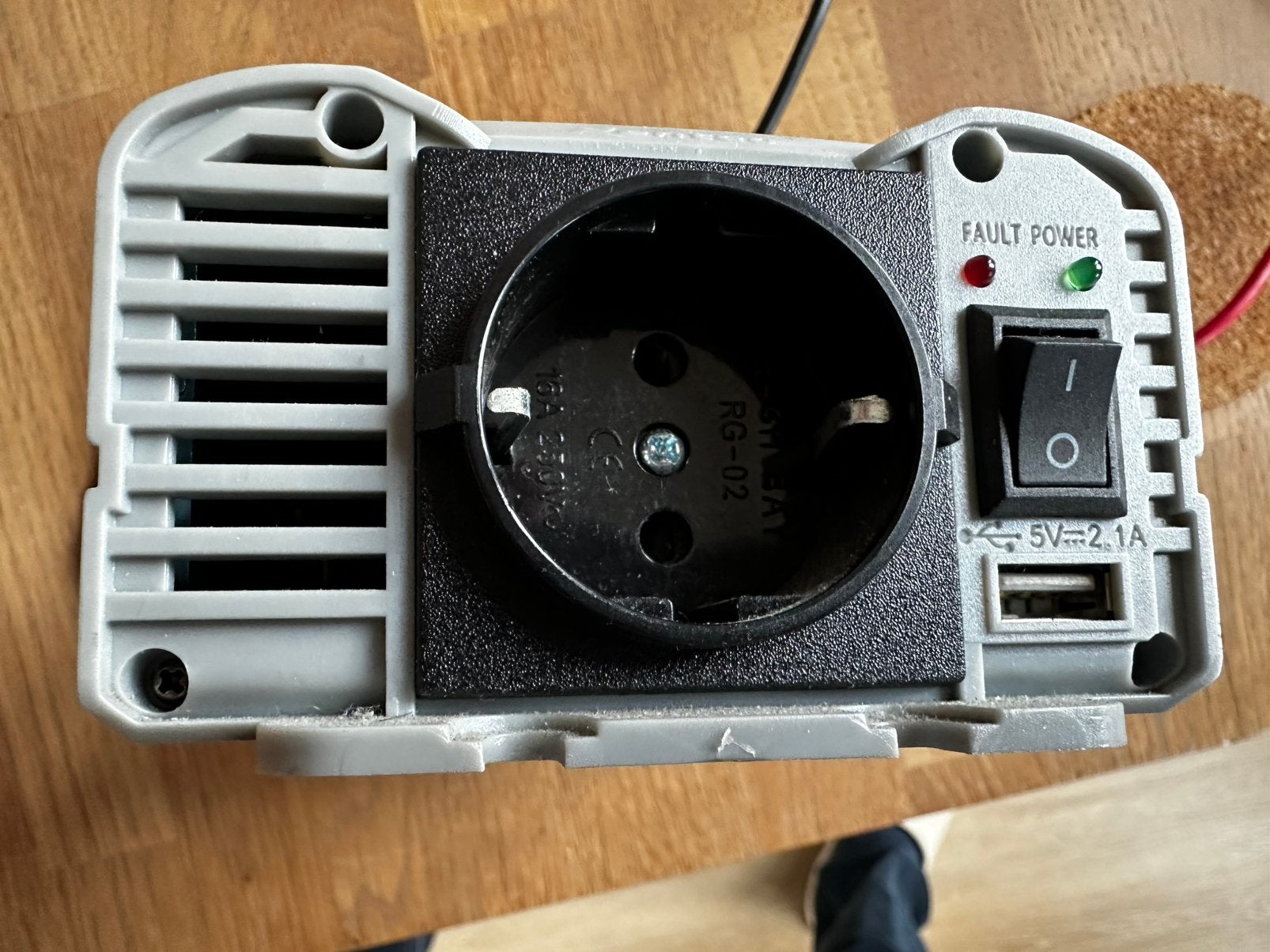 Zuiver sinus inverter van 12v naar 230v, Caravans en Kamperen, Ophalen of Verzenden, Zo goed als nieuw