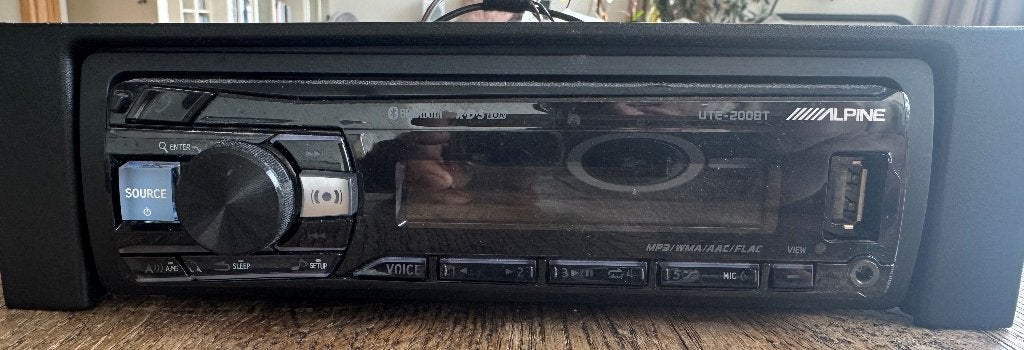 Alpine UTE-200BT 1-DIN autoradio Bluetooth USB + extras, Ophalen, Zo goed als nieuw