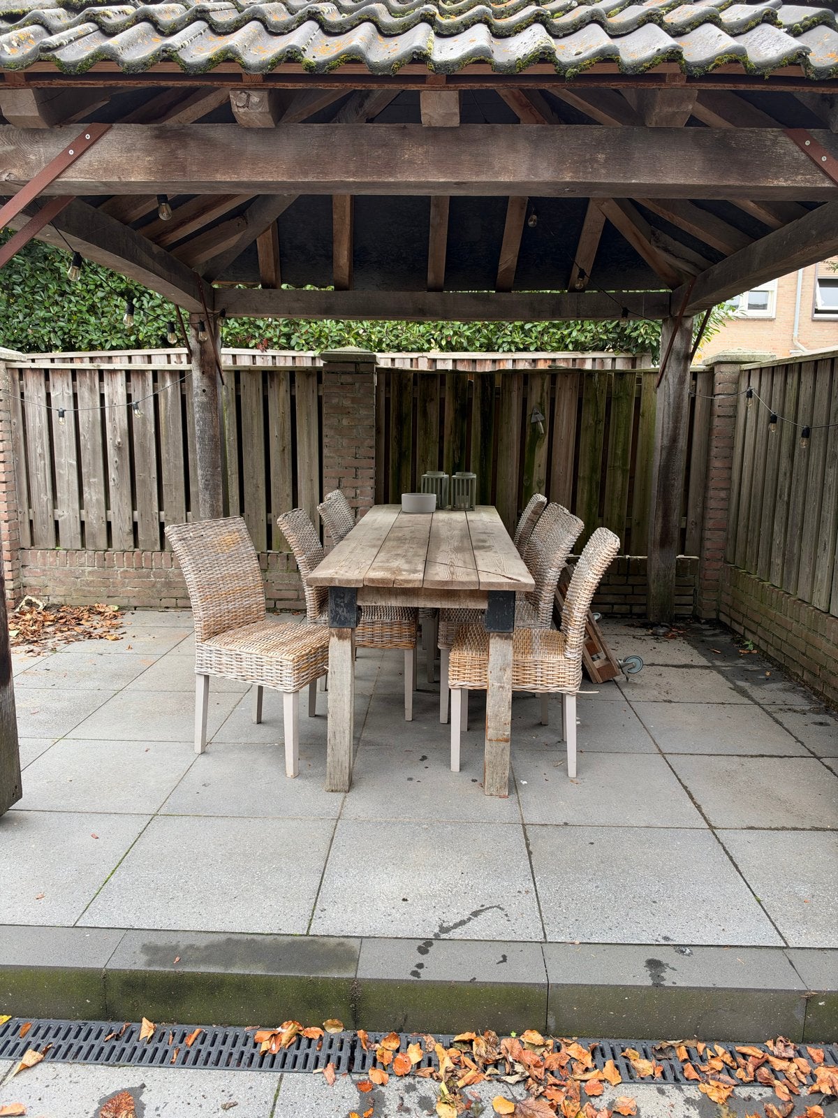 houten tuinset met 6 rotan stoelen, Ophalen, Gebruikt, Eettafel, 6 zitplaatsen