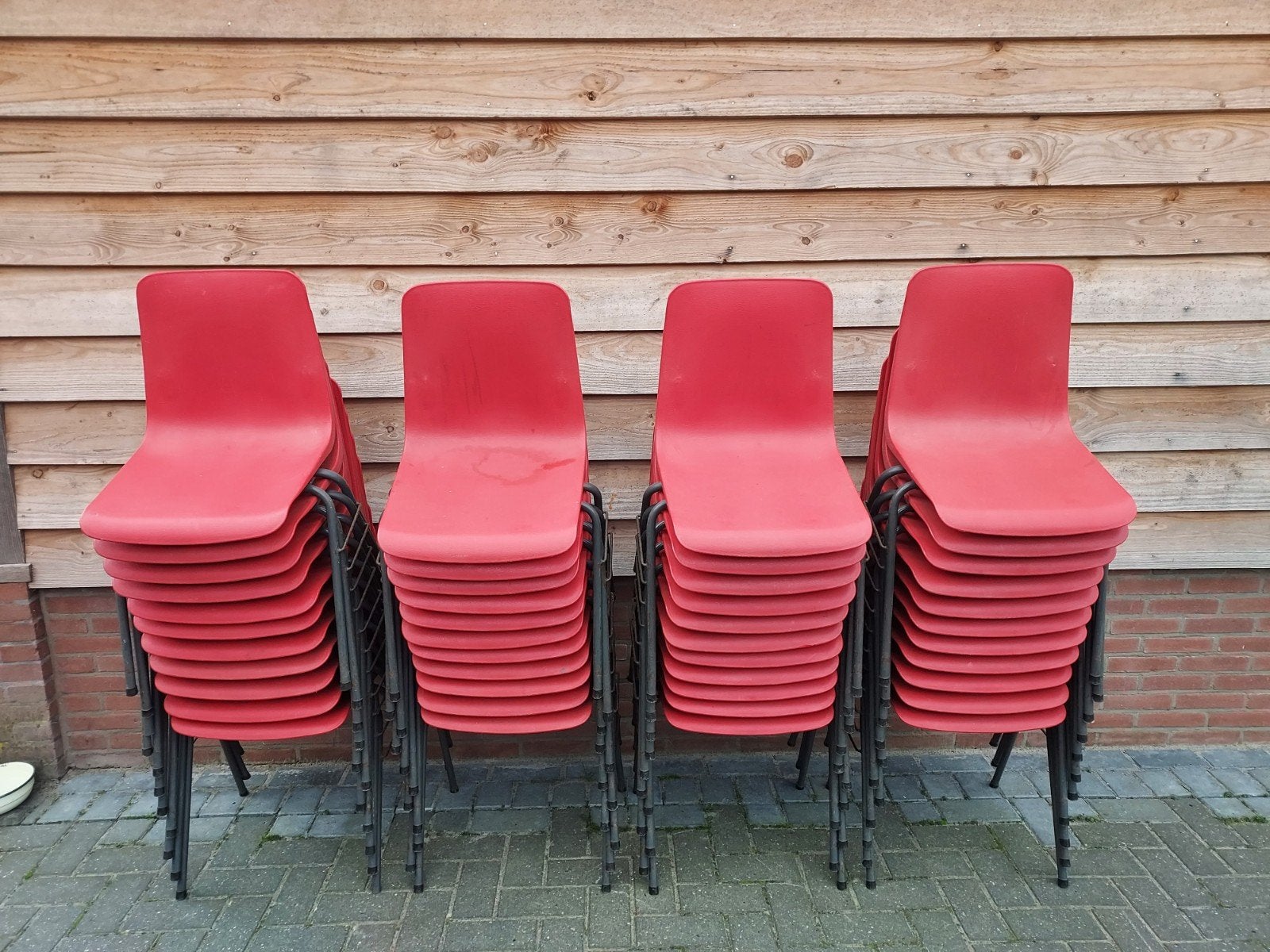 50 x stapelstoelen kantine stapelbare partij stoelen, Ophalen, Gebruikt, Bruin, Vijf, Zes of meer stoelen