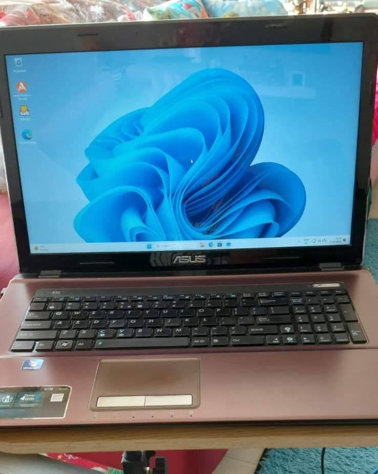 Asus K73E, Computers en Software, Ophalen, Gebruikt, 2 tot 3 Ghz, Qwerty