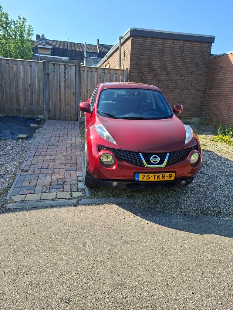 Nissan Juke 1.6 Eco 117pk 2012 Rood, Auto's, Nissan, 1250 kg, 4 cilinders, 49 €/maand, Origineel Nederlands