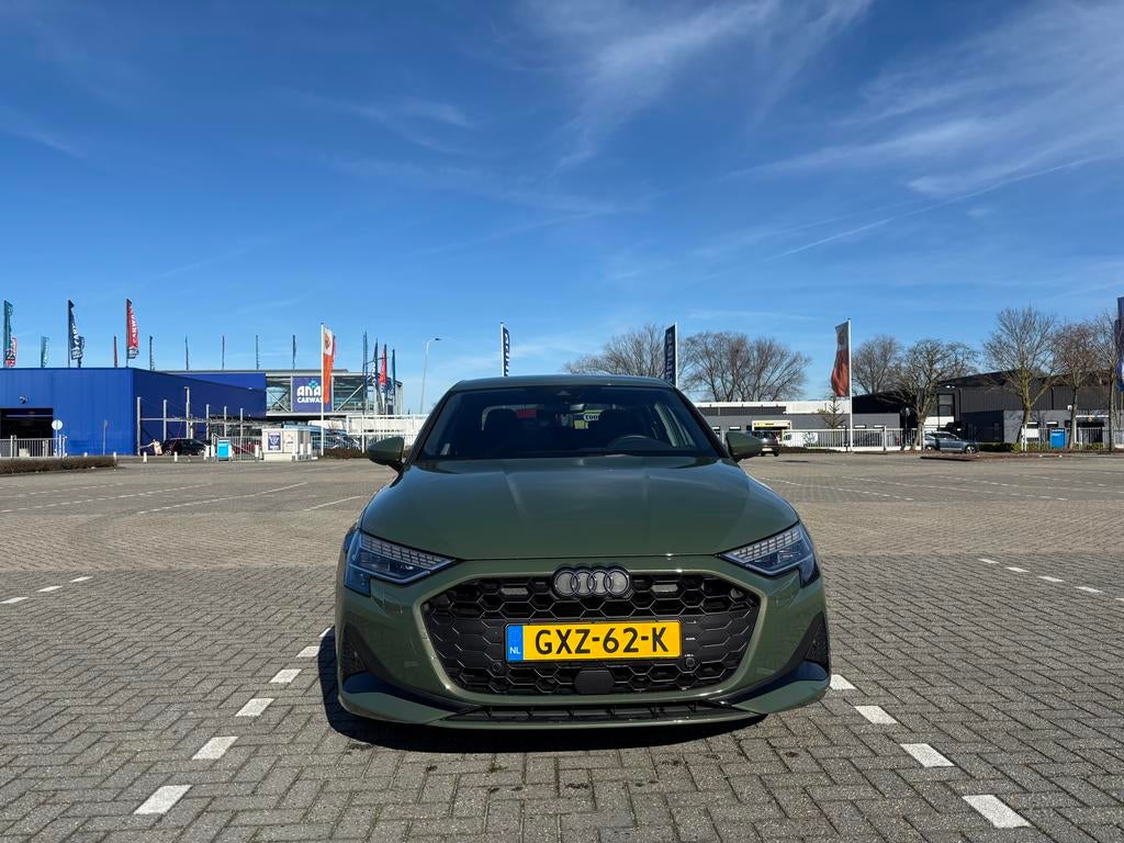 Overname zakelijke lease: Audi A3 Tfsi Mhev S-tronic 2024, 1300 kg, 1498 cc, 4 cilinders, 700 kg
