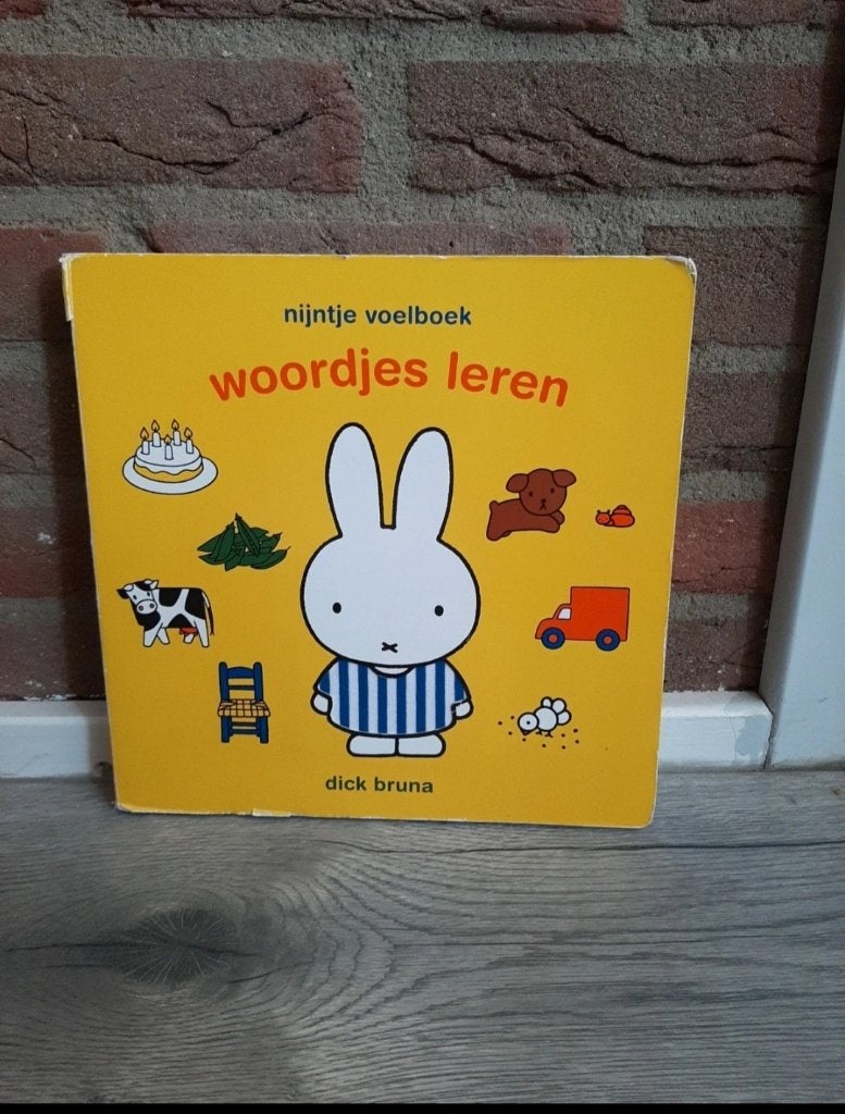 Nijntje woordjes leren. voelboek., Boeken, Kinderboeken | Baby's en Peuters, Gelezen, 1 tot 2 jaar, Uitklap-, Voel- of Ontdekboek