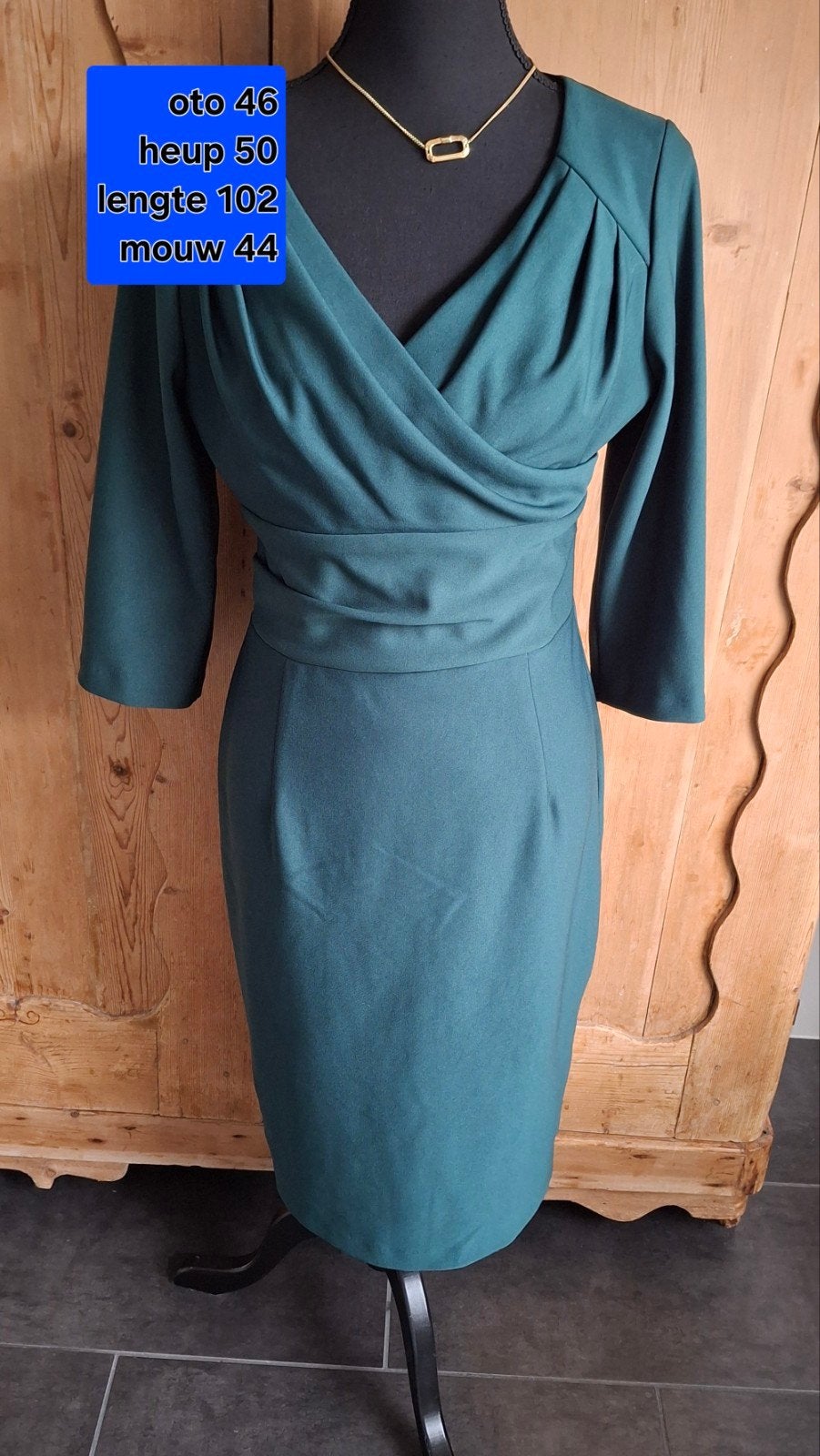 Diva Emerald Groen - Maat L, Kleding | Dames, Jurken, Maat 42/44 (L), Ophalen of Verzenden, Zo goed als nieuw, Knielengte