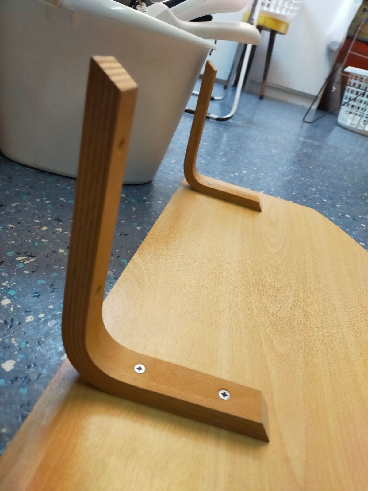 drie ronde planken met houten beugels, Ophalen, Minder dan 25 mm, Plank, Minder dan 200 cm