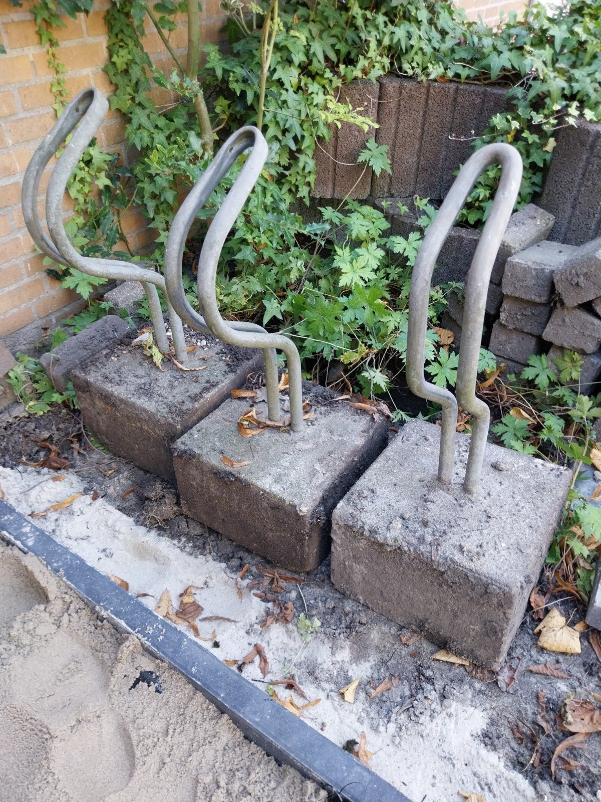 Fietsenrek met betonnen voet - 3 stuks, Ophalen, Gebruikt