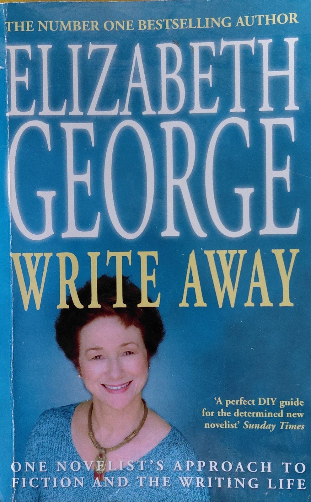 Philosophy off the craft of fiction writing Elizabeth George, Ophalen of Verzenden, Gelezen, Elizabeth George, Non-fictie