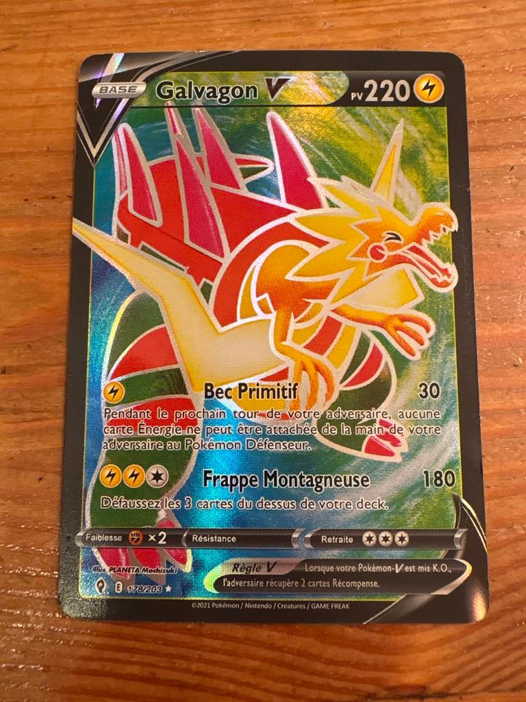 Pokemon Sword & Shield Evolving Skies Dracozolt V Full Art, Ophalen of Verzenden, Zo goed als nieuw, Losse kaart, Foil