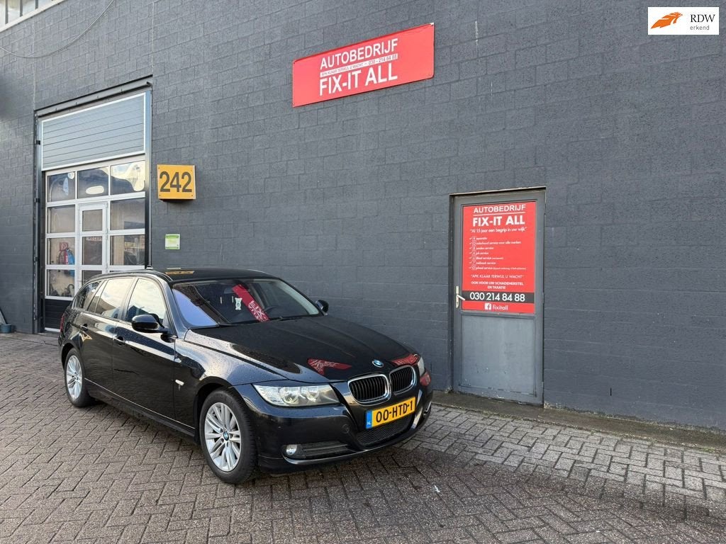 BMW 3-serie Touring 320i Business Line, Achterwielaandrijving, 4 cilinders, Zwart, Origineel Nederlands