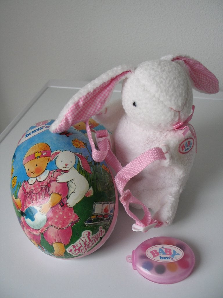 Baby born ei met haasrugzakje of driedelig kledingsetje, Ophalen of Verzenden, Zo goed als nieuw, Babypop