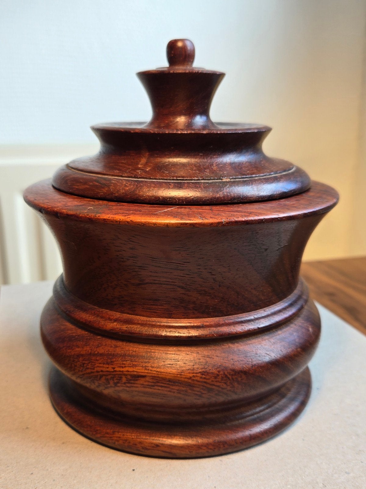 Antieke houten tabakspot met deksel - Handgemaakt, Ophalen of Verzenden